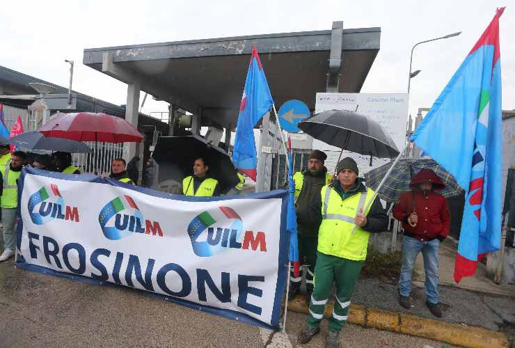 Stellantis, manifestazione dei dipendenti a Cassino